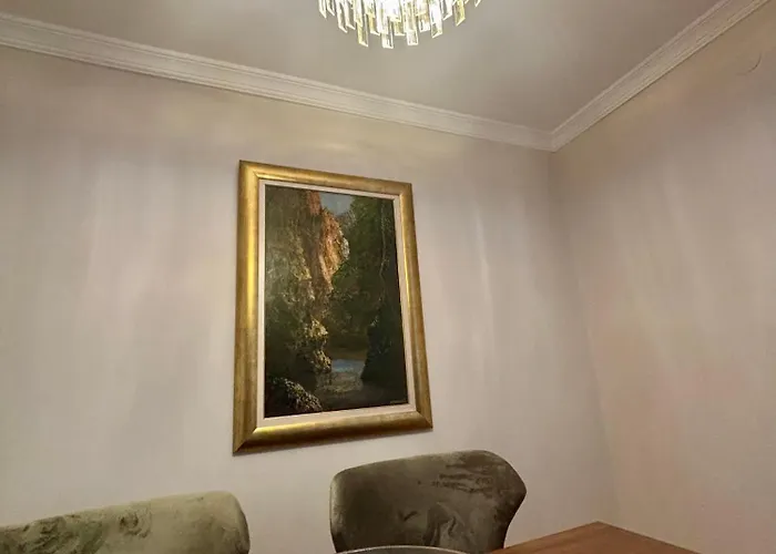 Gold Lux * Ποντγορίτσα