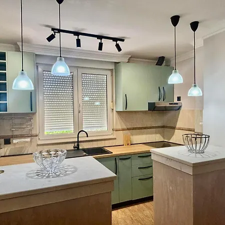 Gold Lux Lägenhet Podgorica